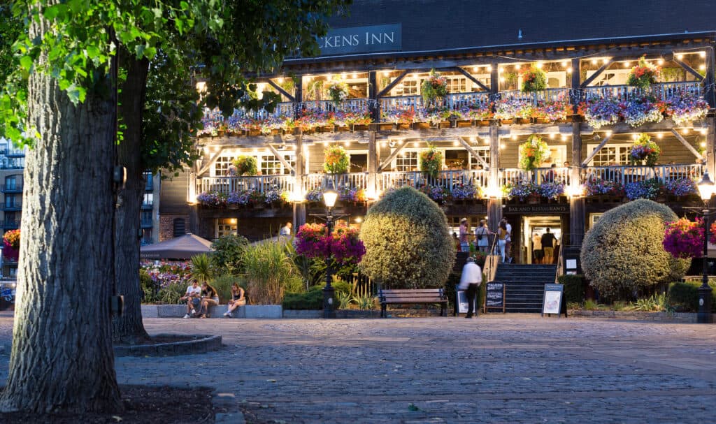 Dickens Inn Pub storico a Londra